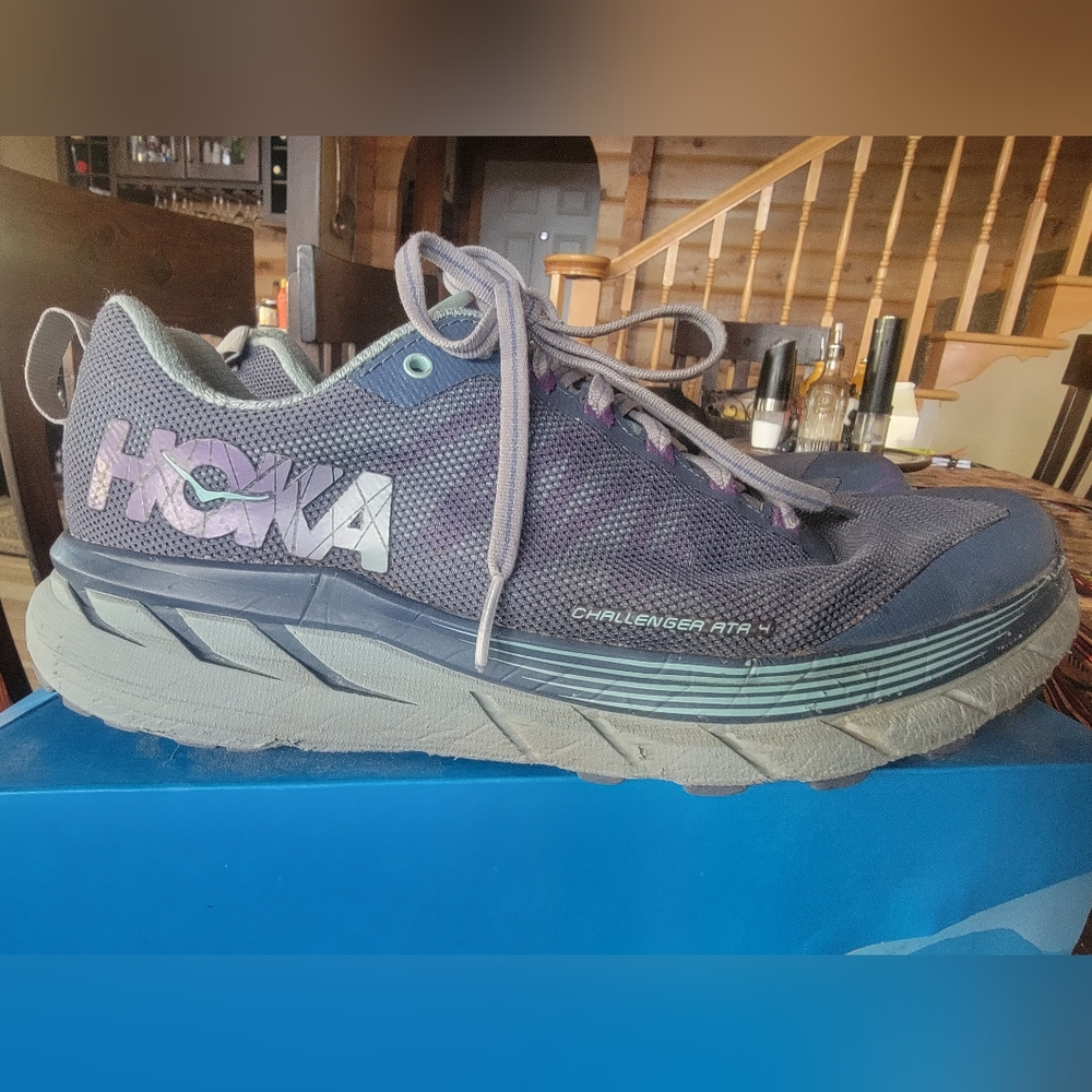 Hoka challenger atr running shoes size 8